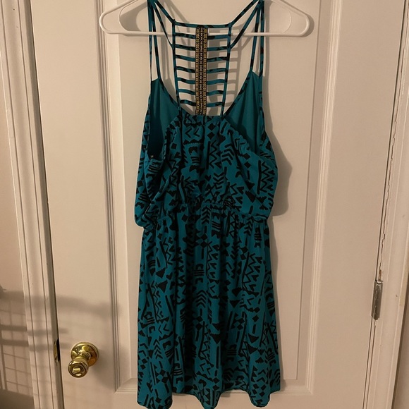 Womens Aztec Print Dress. Size M - Picture 2 of 3